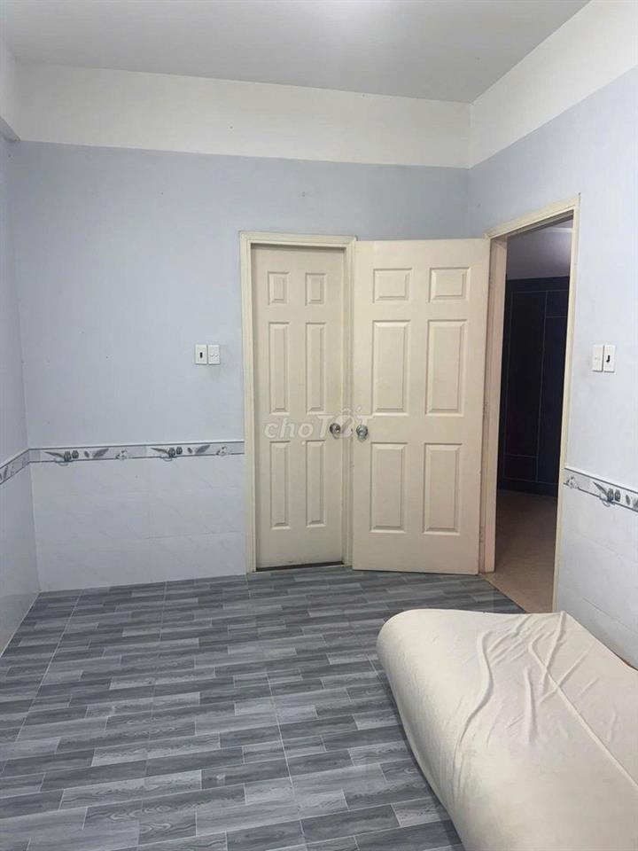 Chung Cư Ngô Gia Tự - Hòa Hảo: căn 2p ngủ, 83m2, giá 11tr/tháng