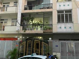 cho 2 nữ thuê phòng . nhà mặt tiền gần trường Đại Học Công Nghệ SG