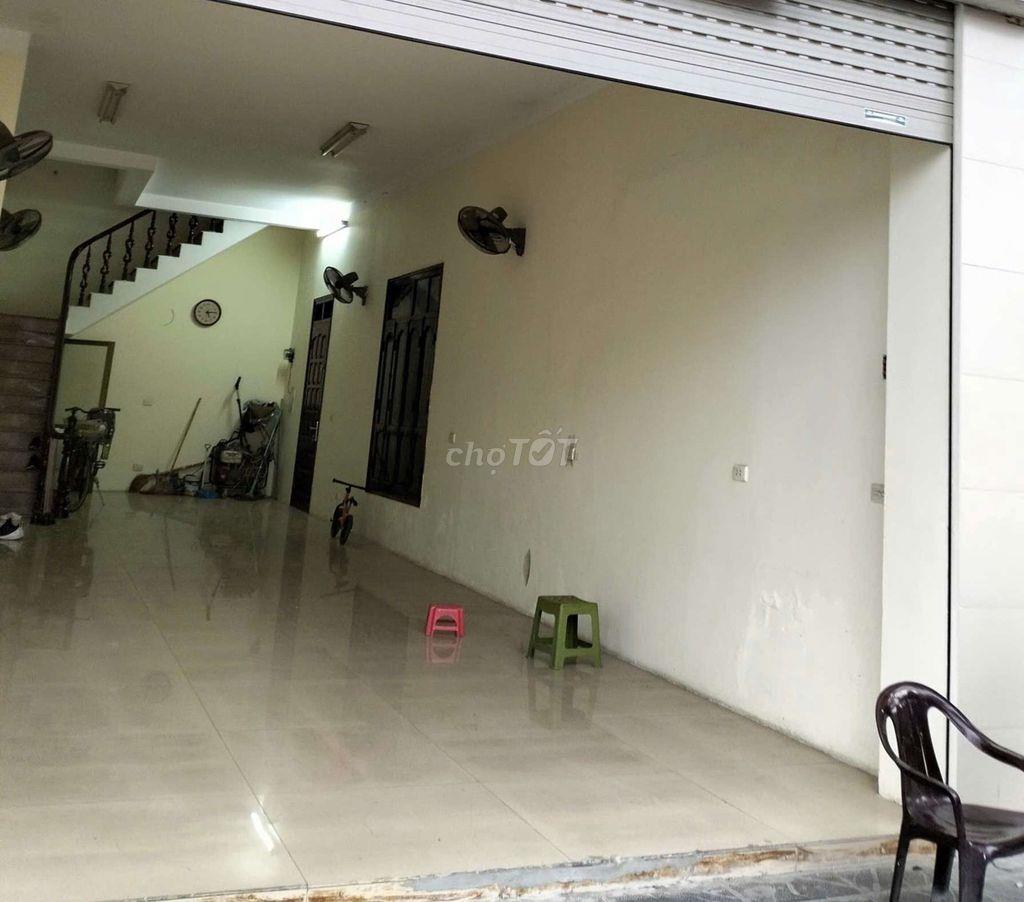 cần cho thuê mặt bằng tầng 1