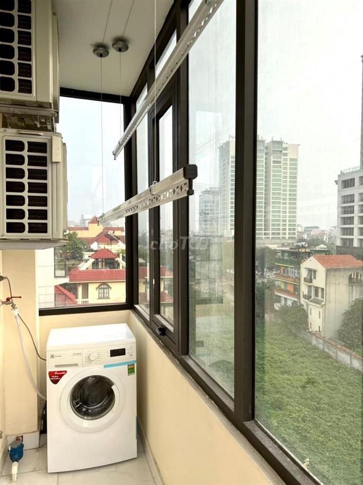 Căn hộ 1 ngủ ban công tại 225 Âu Cơ, Quảng An, Tây Hồ, Hà Nội