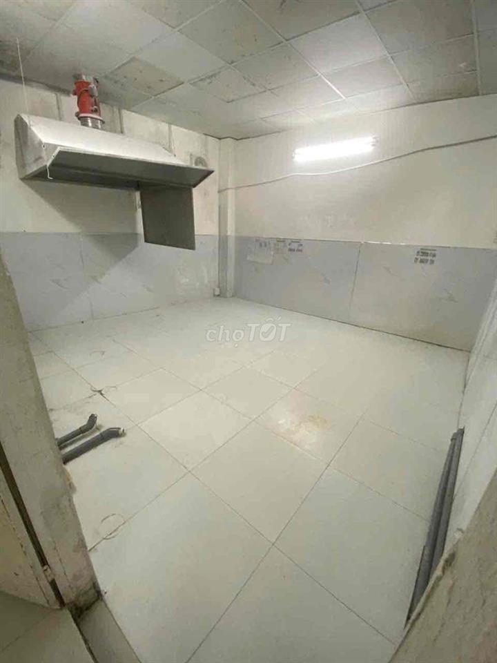 nhà ngang dài, cấp 4 , bán gấp