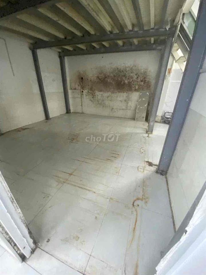 nhà ngang dài, cấp 4 , bán gấp