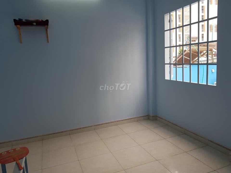 nhà nguyên căn 1 trệt một lửng 1 lầu 