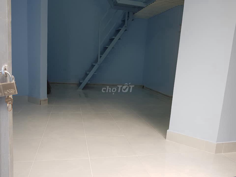 nhà nguyên căn 1 trệt một lửng 1 lầu 