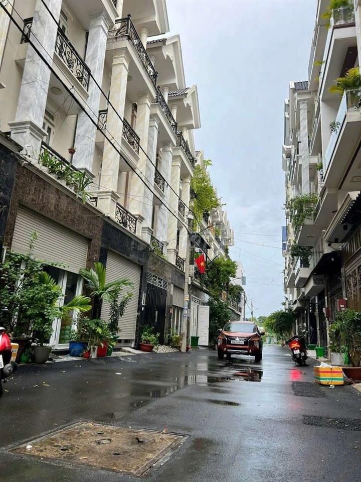 cần bán gấp căn nhà dãy phố đẹp hẻm xe hơi 8m