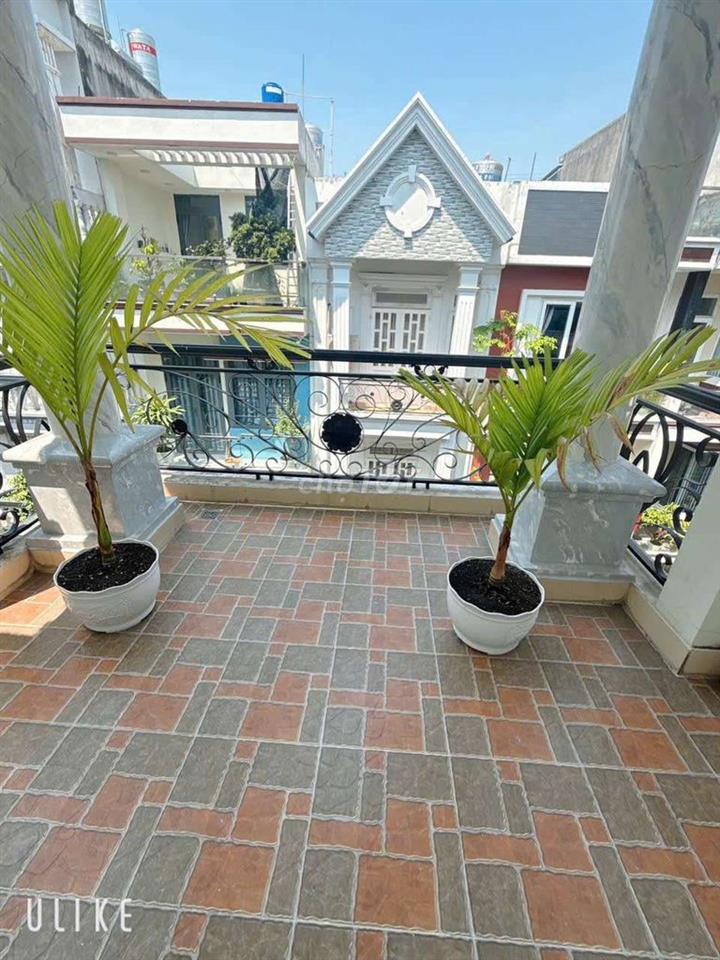 cần bán gấp căn nhà dãy phố đẹp hẻm xe hơi 8m