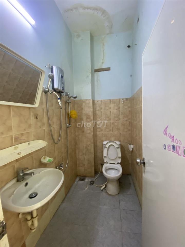 Còn dư phòng mới sơn giờ giấc tự do khu yên tĩnh.