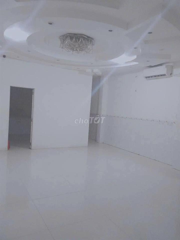 Phòng trọ yên tĩnh 78m2 sẵn máy lạnh