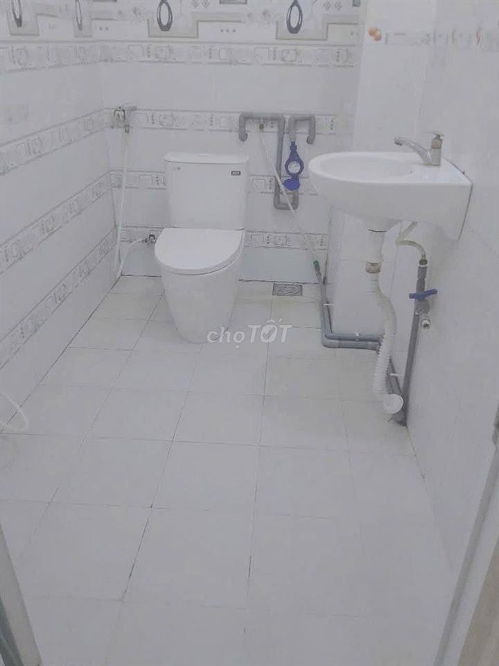 Phòng trọ yên tĩnh 78m2 sẵn máy lạnh