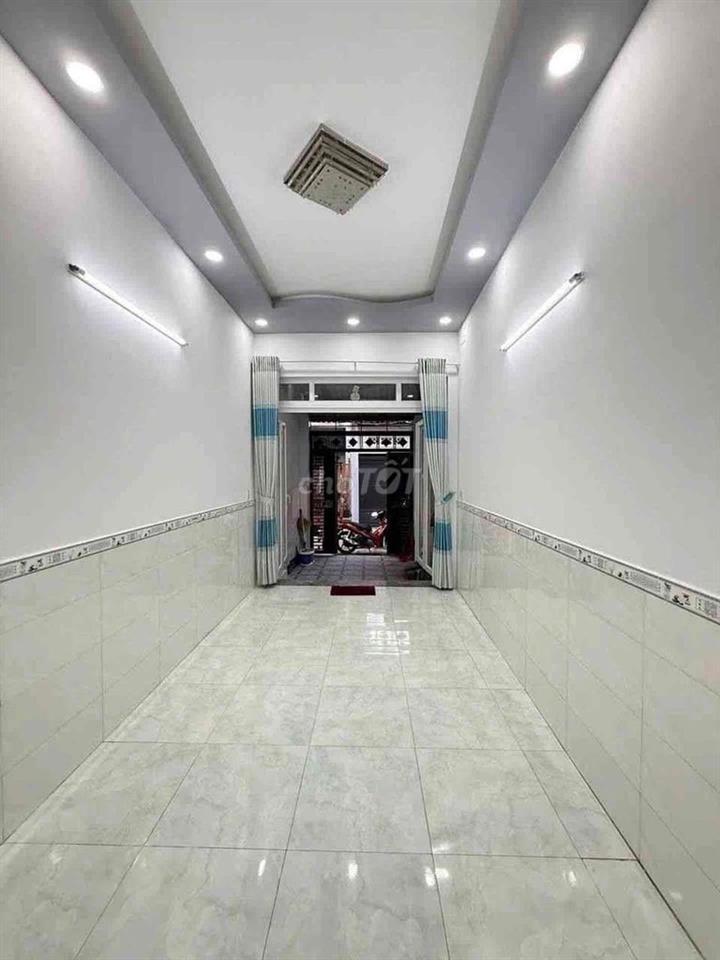 Nhà 60m² Ngay Chợ Xóm Mới Gò Vấp - HXH Tận Cửa - 3PN Giá 4.95 Tỷ