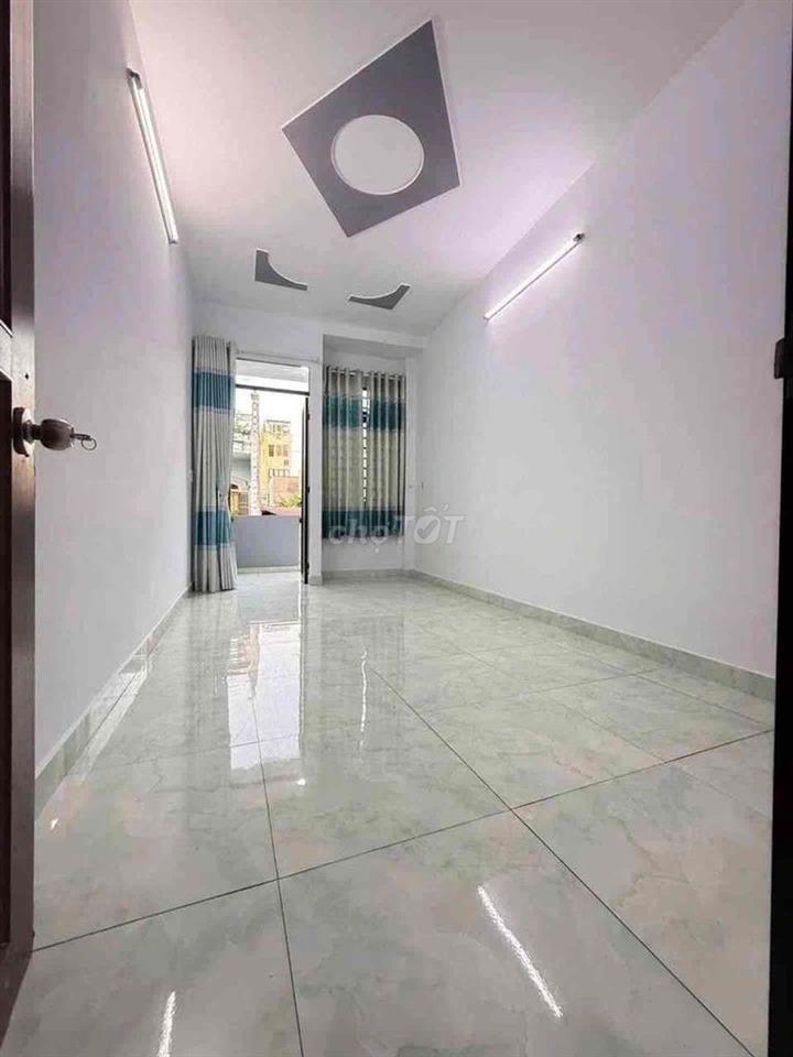 Nhà 60m² Ngay Chợ Xóm Mới Gò Vấp - HXH Tận Cửa - 3PN Giá 4.95 Tỷ