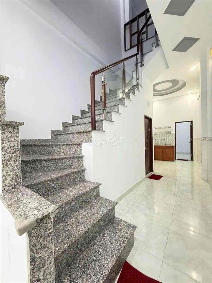 Nhà 60m² Ngay Chợ Xóm Mới Gò Vấp - HXH Tận Cửa - 3PN Giá 4.95 Tỷ