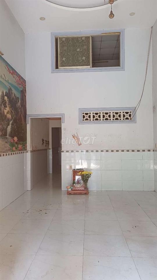 nhà trống Mặt tiền đường tth06 .khách vừa dọn ra
