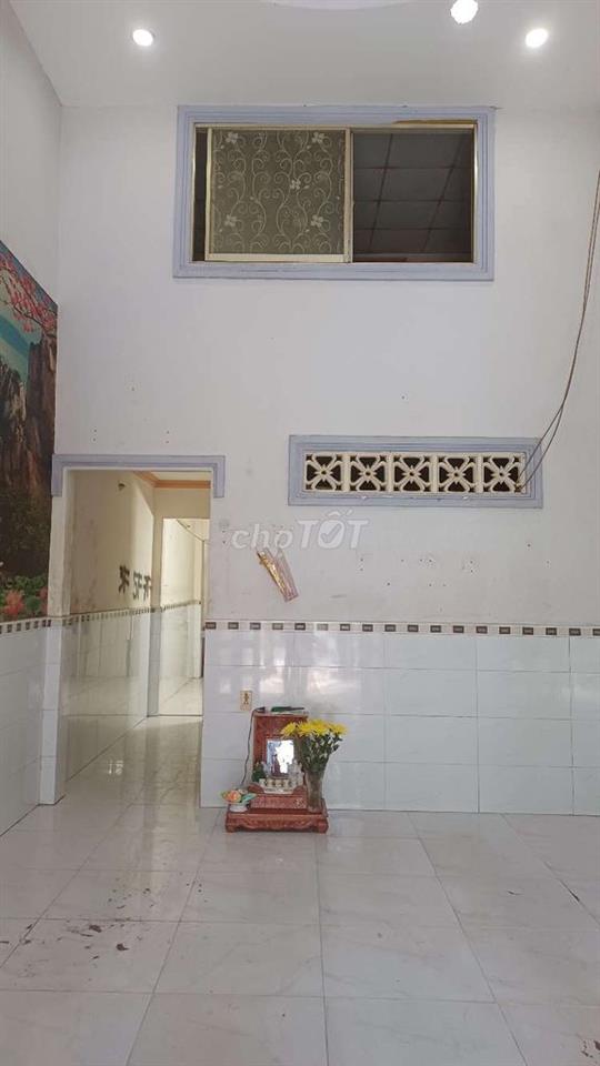 nhà trống Mặt tiền đường tth06 .khách vừa dọn ra