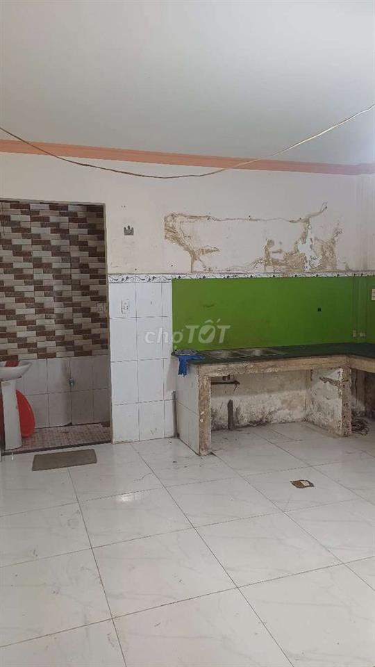 nhà trống Mặt tiền đường tth06 .khách vừa dọn ra