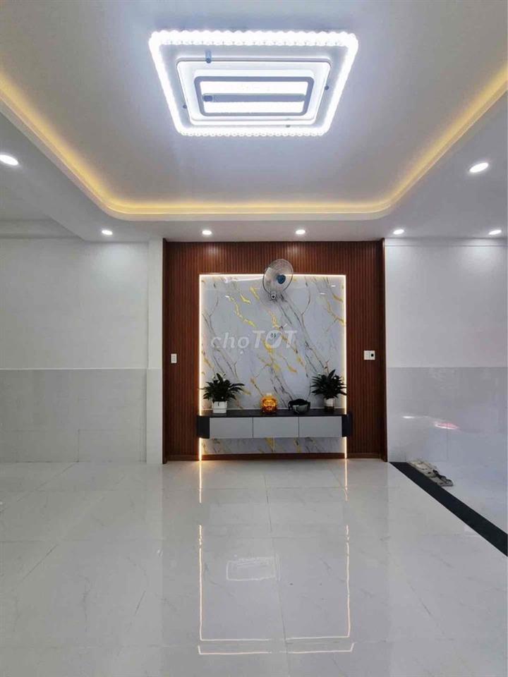 BÁN NHÀ GẦN ĐƯỜNG LÊ VĂN KHƯƠNG 2,8 TỶ