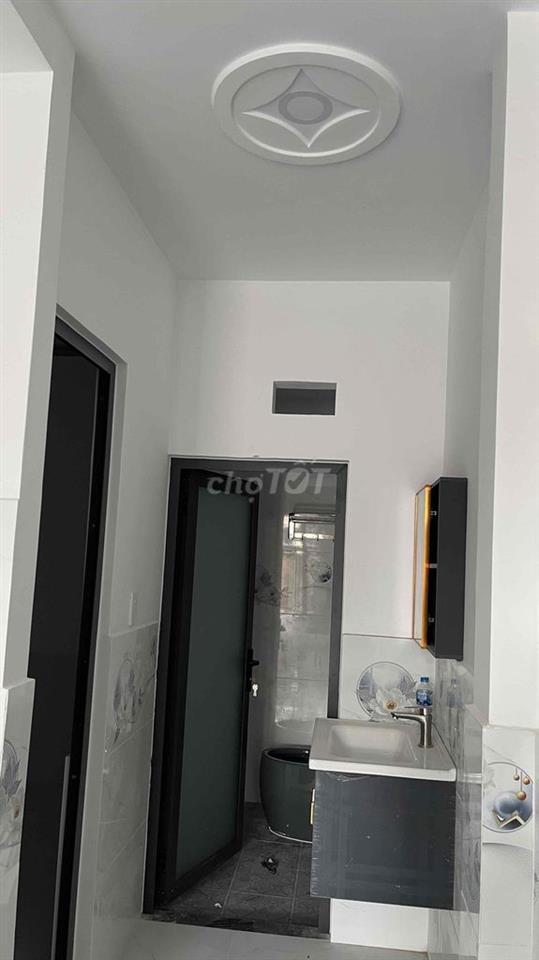 BÁN NHÀ GẦN TRƯỜNG ĐH CÔNG VIÊN PHẦN MỀM QUANG TRUNG-QUẬN 12