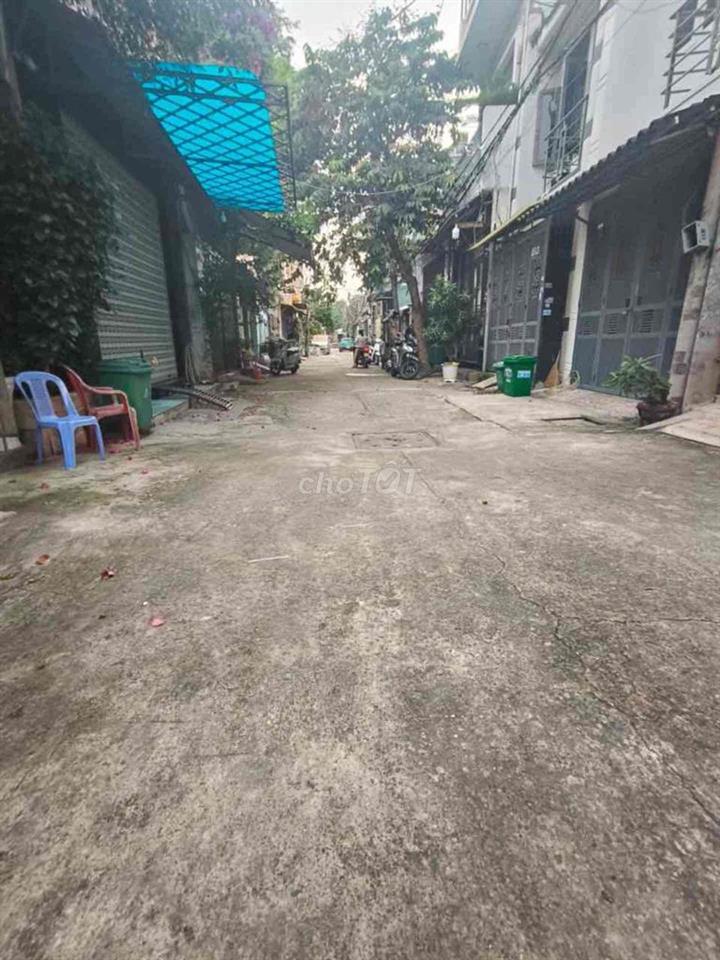 BÁN NHÀ HÊM XE TẢI NGAY CHỢ SÁT MẶT TIỀN  ĐƯỜNG LÊ VĂN KHƯƠNG-QUẬN 12