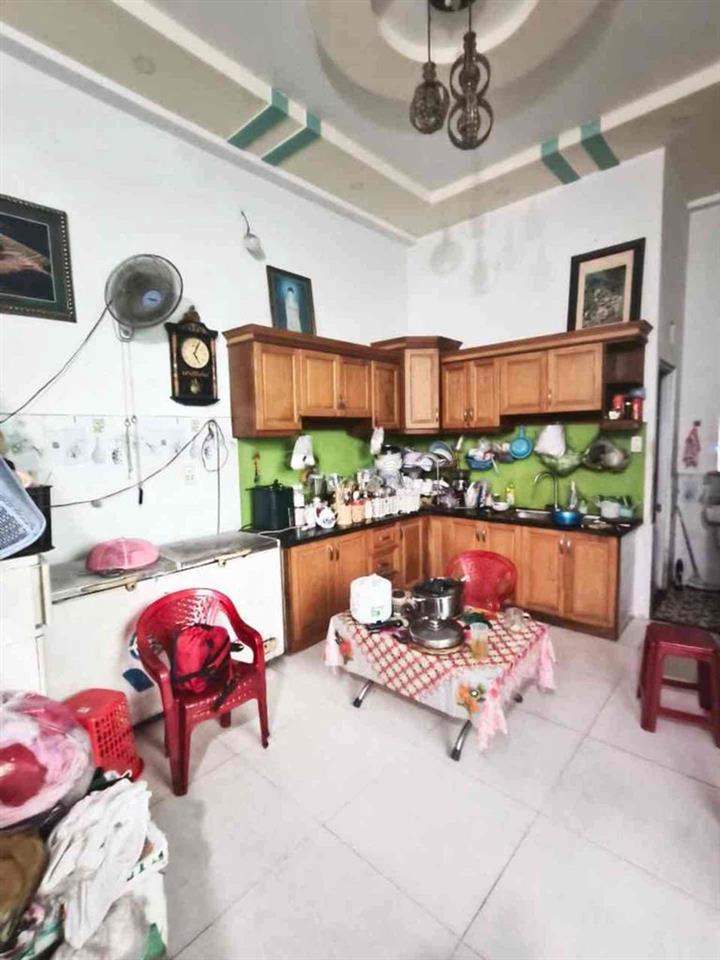 BÁN NHÀ HÊM XE TẢI NGAY CHỢ SÁT MẶT TIỀN  ĐƯỜNG LÊ VĂN KHƯƠNG-QUẬN 12