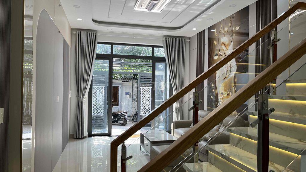 BÁN NHÀ 4 TẦNG Ô TÔ ĐẬU CỬA SÁT MT NGUYỄN THỊ ĐẶNG-QUẬN 12