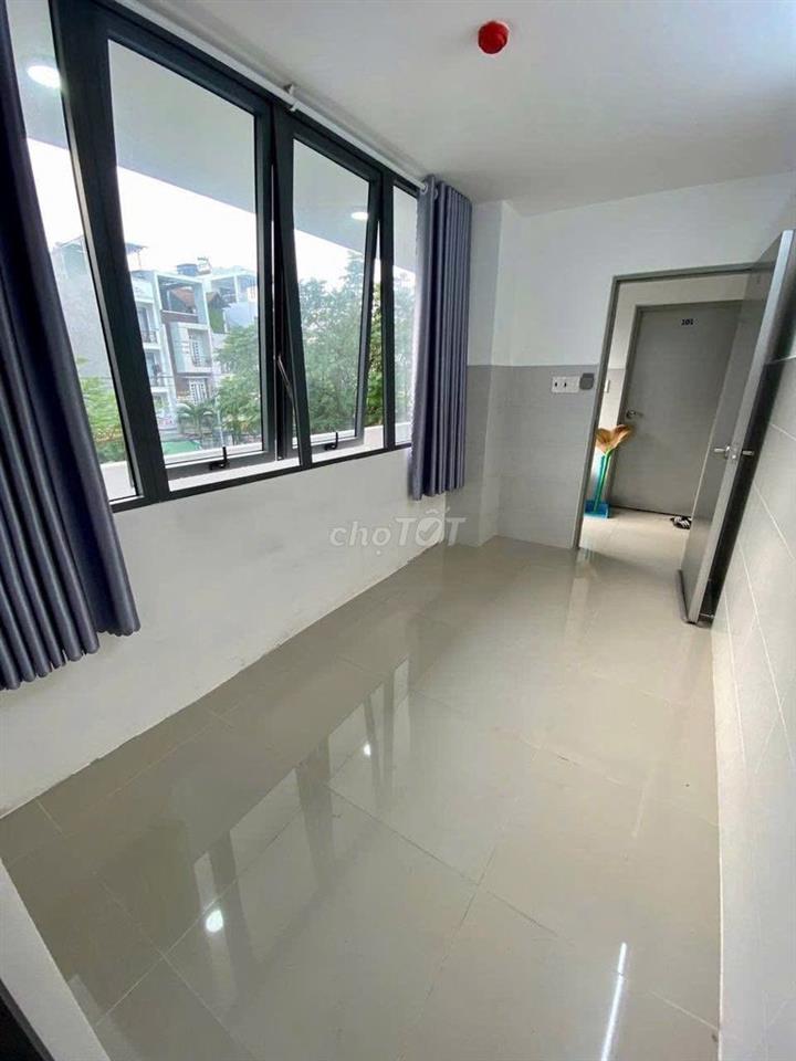 Nhượng lại phòng ban công riêng (phòng thật cần pass thật)
