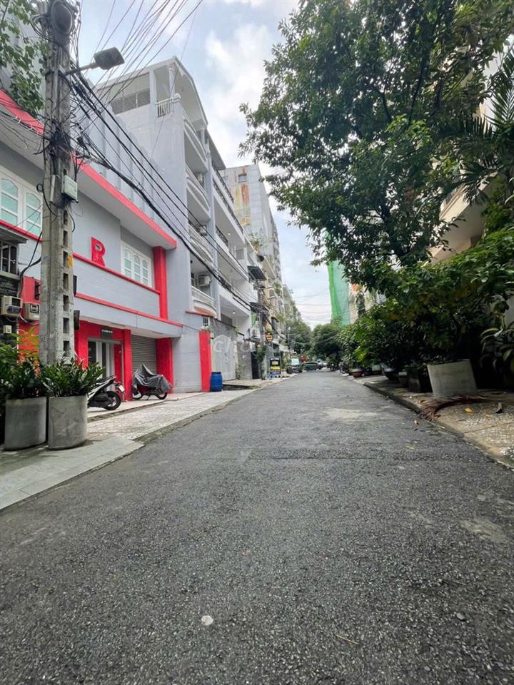 Cho thuê nhà nguyên căn 24/1 Hoàng Dư Khương. DT: 7m x 20m, 2 lầu. ST