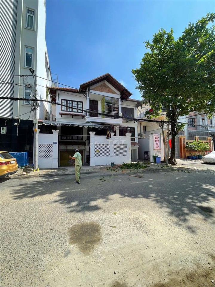 Cho thuê nhà nguyên căn 24/1 Hoàng Dư Khương. DT: 7m x 20m, 2 lầu. ST