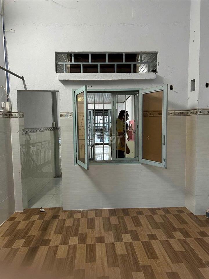 Nhà 2 mặt tiền Quận 12, gần chợ và Tô Ký