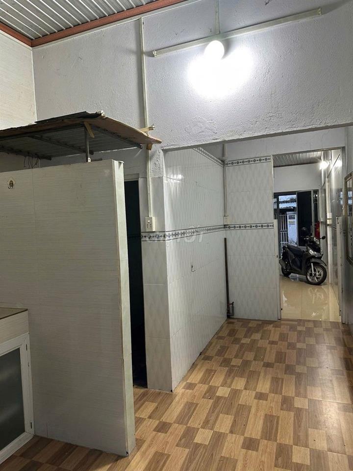 Nhà 2 mặt tiền Quận 12, gần chợ và Tô Ký