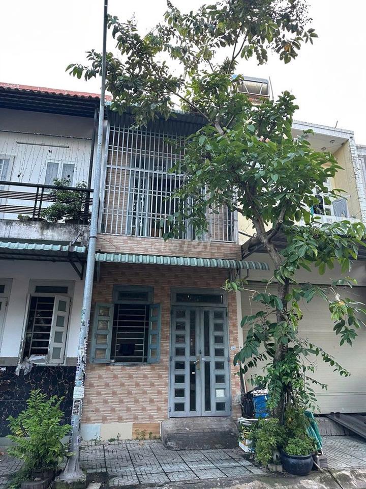 Nhà 2 mặt tiền Quận 12, gần chợ và Tô Ký