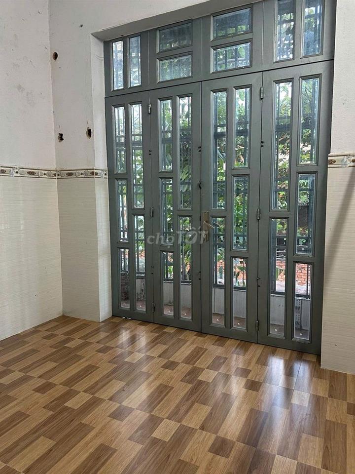 Nhà 2 mặt tiền Quận 12, gần chợ và Tô Ký
