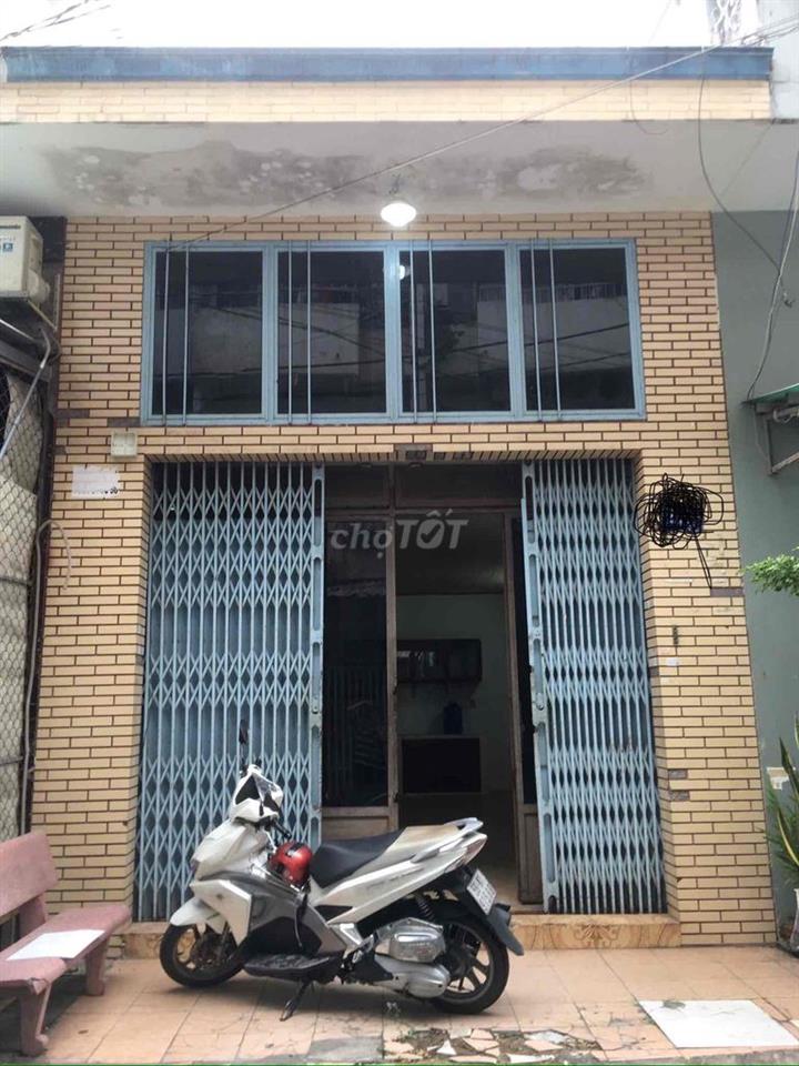 Nhà hẽm lớn