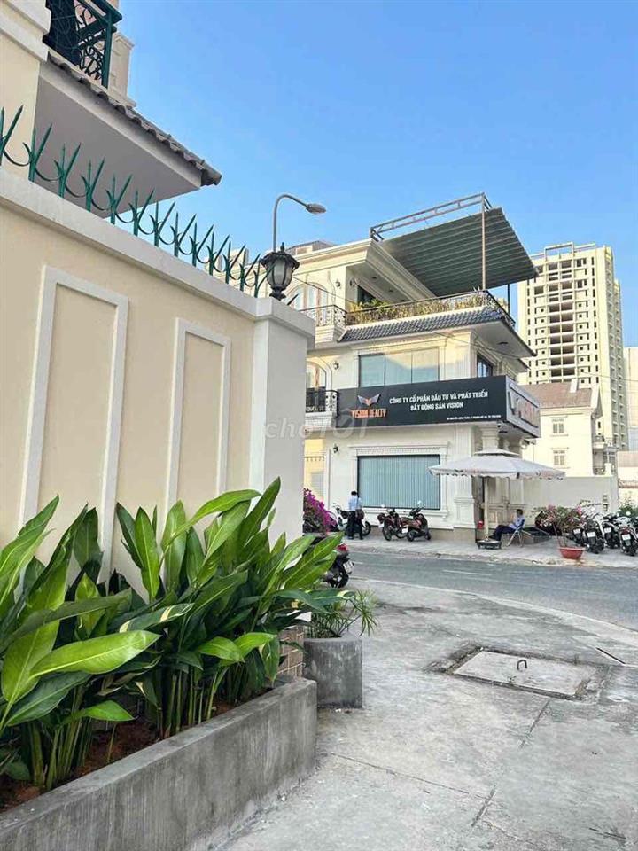 Nhượng Phòng