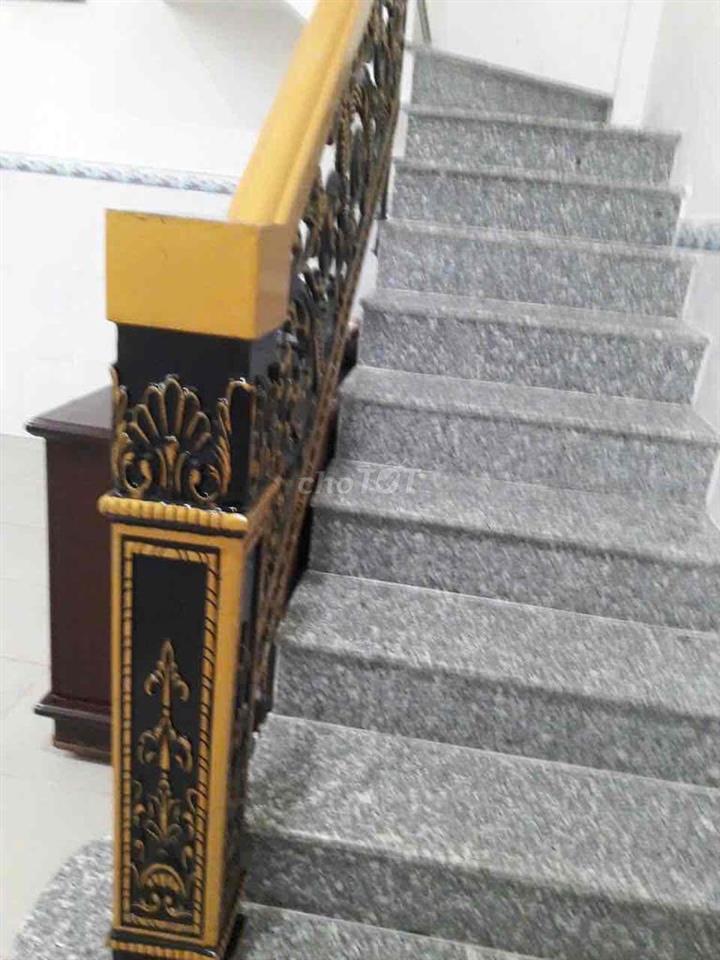 mặt tiền chợ ấp chiến lược bình hhoa A