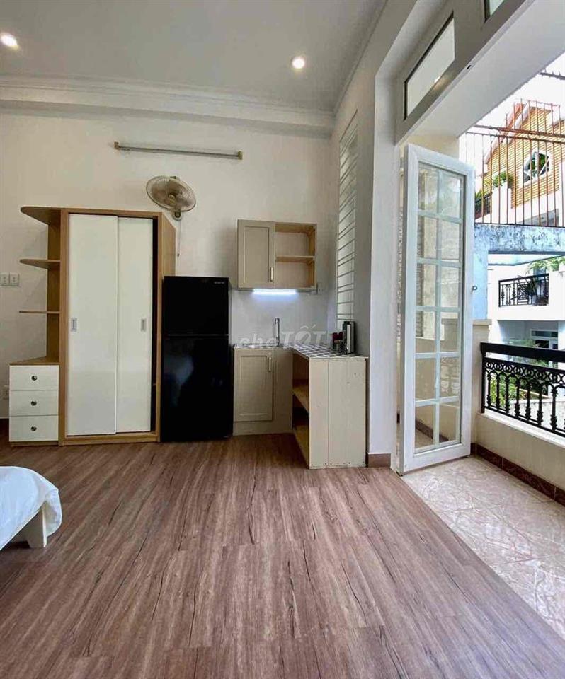 cho thuê phòng trọ full nội thất ban công Lê Văn Sỹ ph Nhiêu Lộc quận3