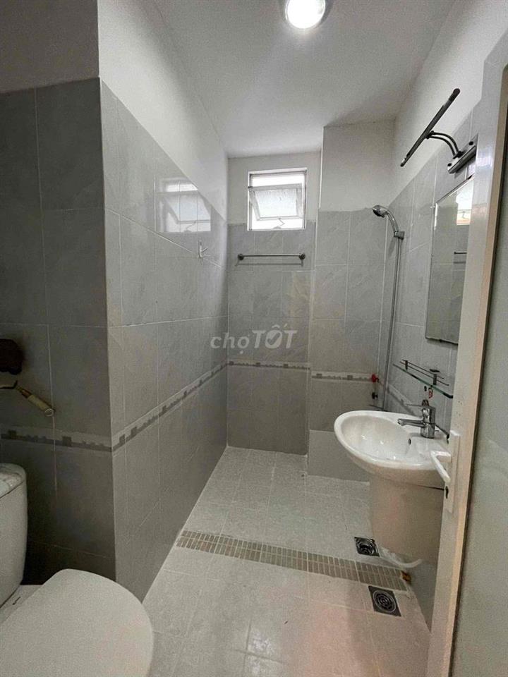 Cho thuê căn hộ ban công full nt ph Cô Giang gần cầu ông lãnh quận 1
