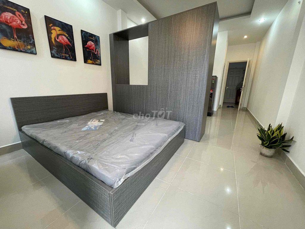 Cho thuê căn hộ ban công full nt ph Cô Giang gần cầu ông lãnh quận 1