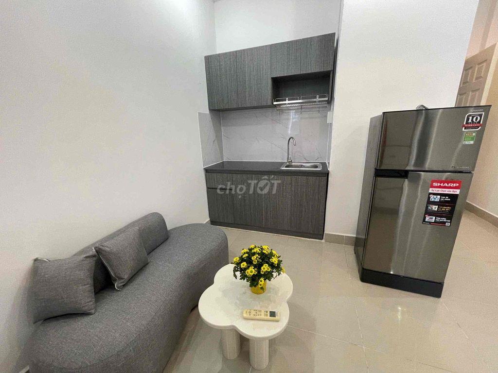 Cho thuê căn hộ ban công full nt ph Cô Giang gần cầu ông lãnh quận 1