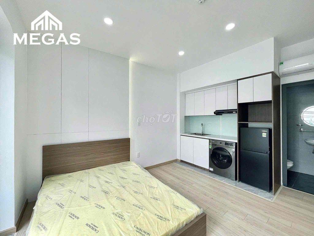 cho thuê căn hộ full nt ban công 30m2 đường Lê Văn Sỹ quận 3