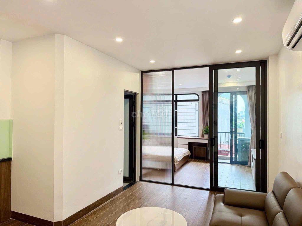 Cho thuê căn hộ ban công 35m2 sát chợ Tân Định full nội thất quận 1