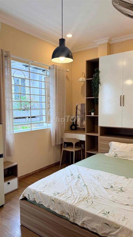 CHO THUÊ CĂN HỘ BAN CÔNG GẦN CÔNG VIÊN LÊ VĂN TÁM FULL NT  QUẬN 1