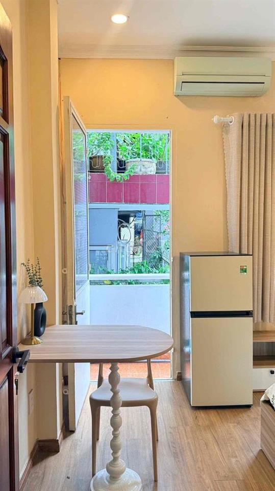 CHO THUÊ CĂN HỘ BAN CÔNG GẦN CÔNG VIÊN LÊ VĂN TÁM FULL NT  QUẬN 1