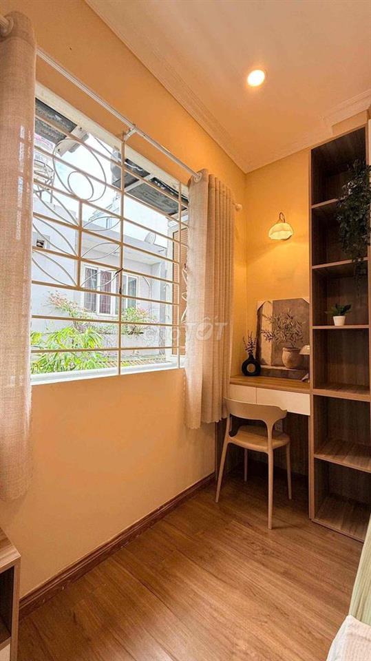 CHO THUÊ CĂN HỘ BAN CÔNG GẦN CÔNG VIÊN LÊ VĂN TÁM FULL NT  QUẬN 1