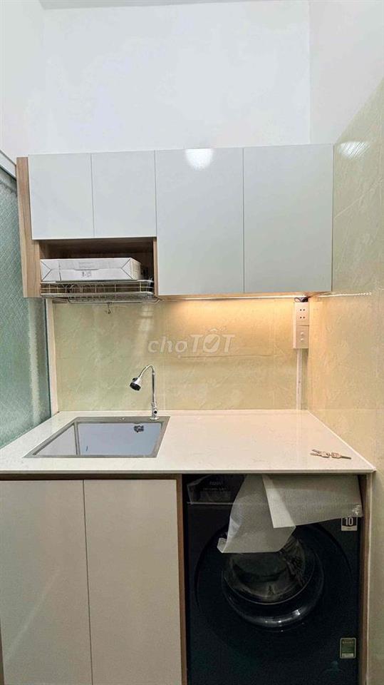 CHO THUÊ CĂN HỘ BAN CÔNG GẦN CÔNG VIÊN LÊ VĂN TÁM FULL NT  QUẬN 1
