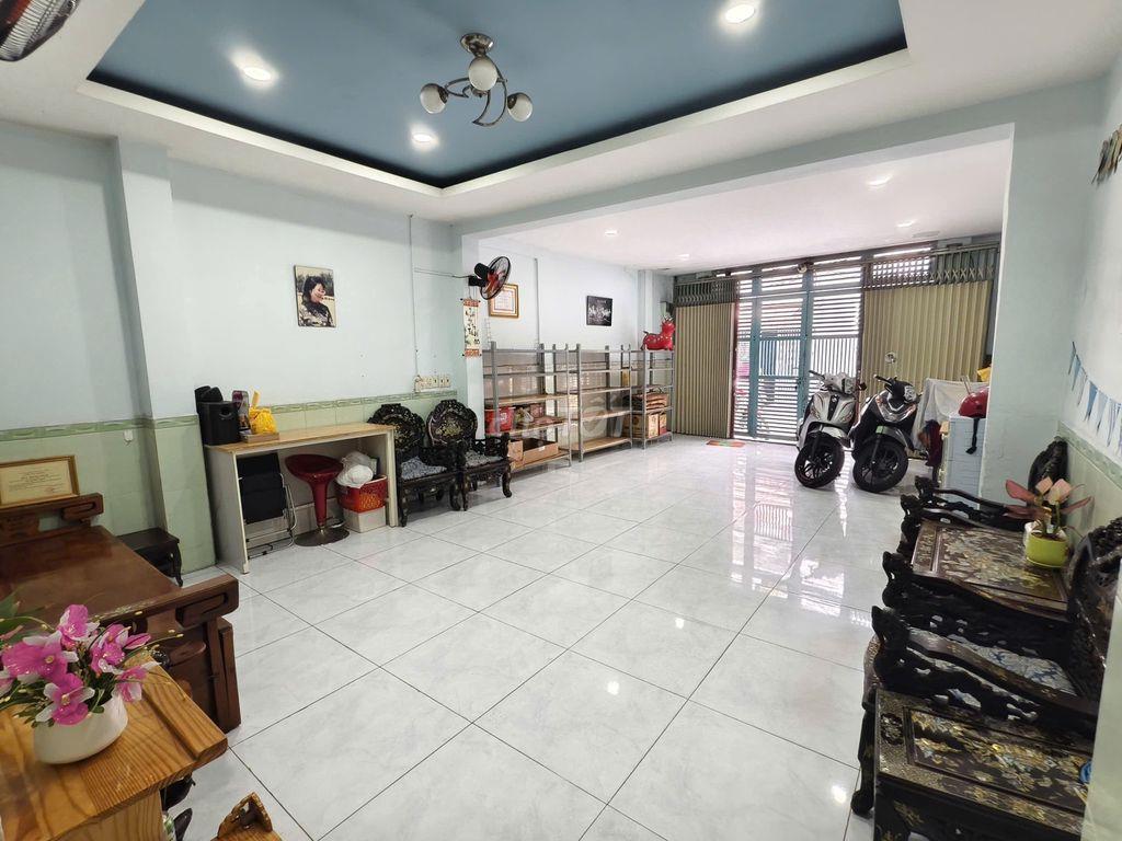 Cho Thuê mặt bằng mặt tiền đường Xóm Chiếu, Q.4
