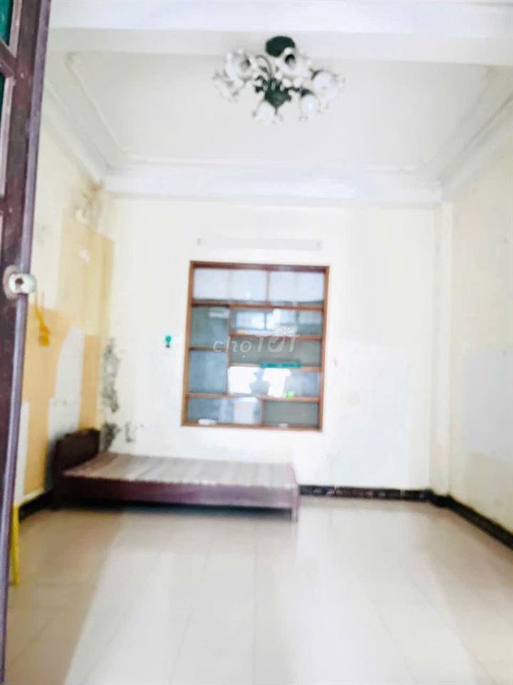 Phòng trọ tầng 3, 30m2, gần chợ / bảo tàng PKKQ, 4tr5