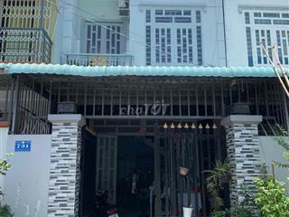 cần bán nhà 1 trệt 1 lầu