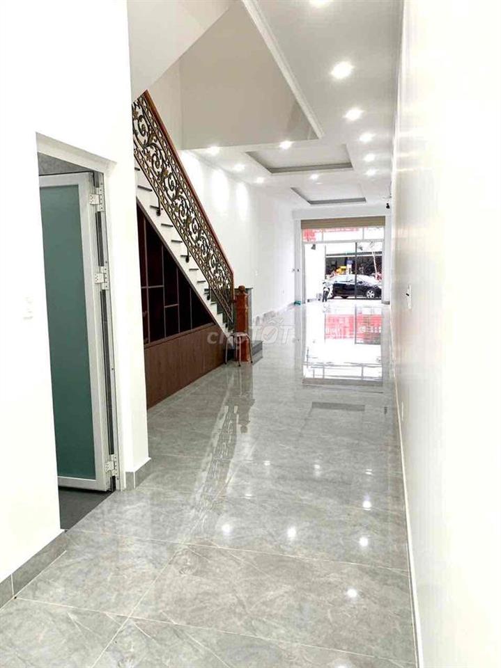 Cho thuê MT kinh doanh mới 100%