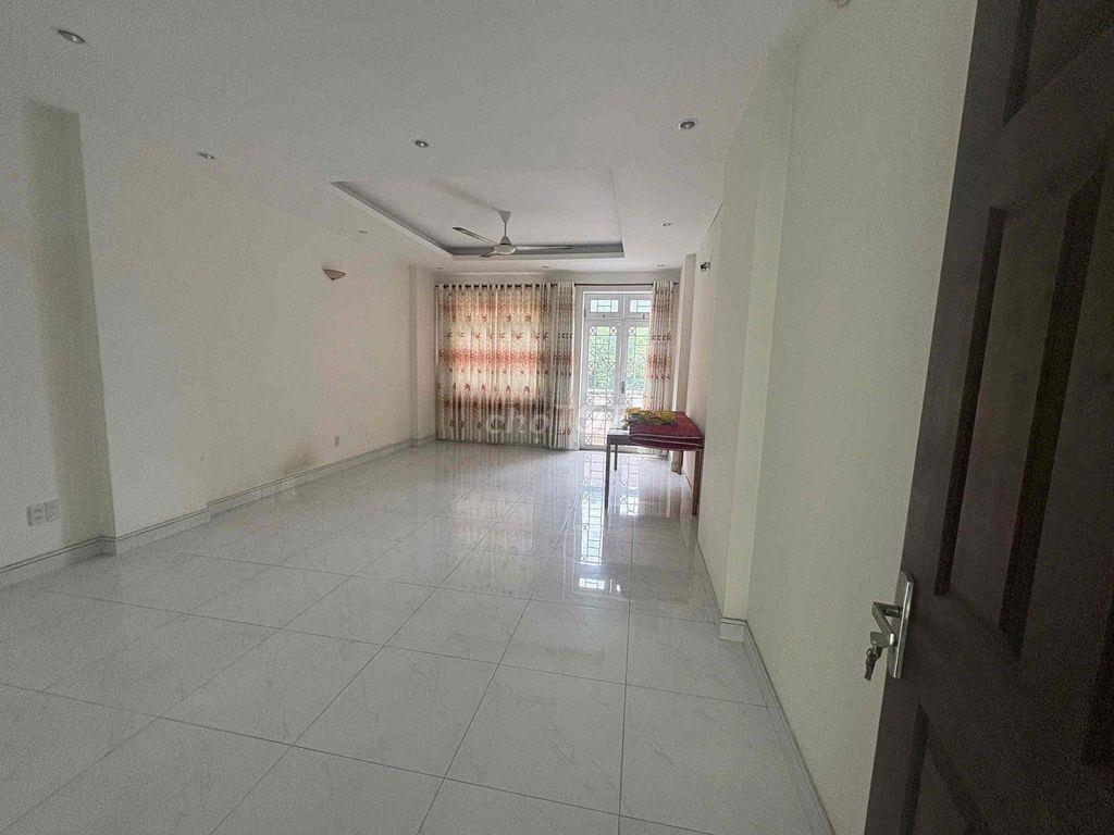 Cho thuê nhà MT đường 28A