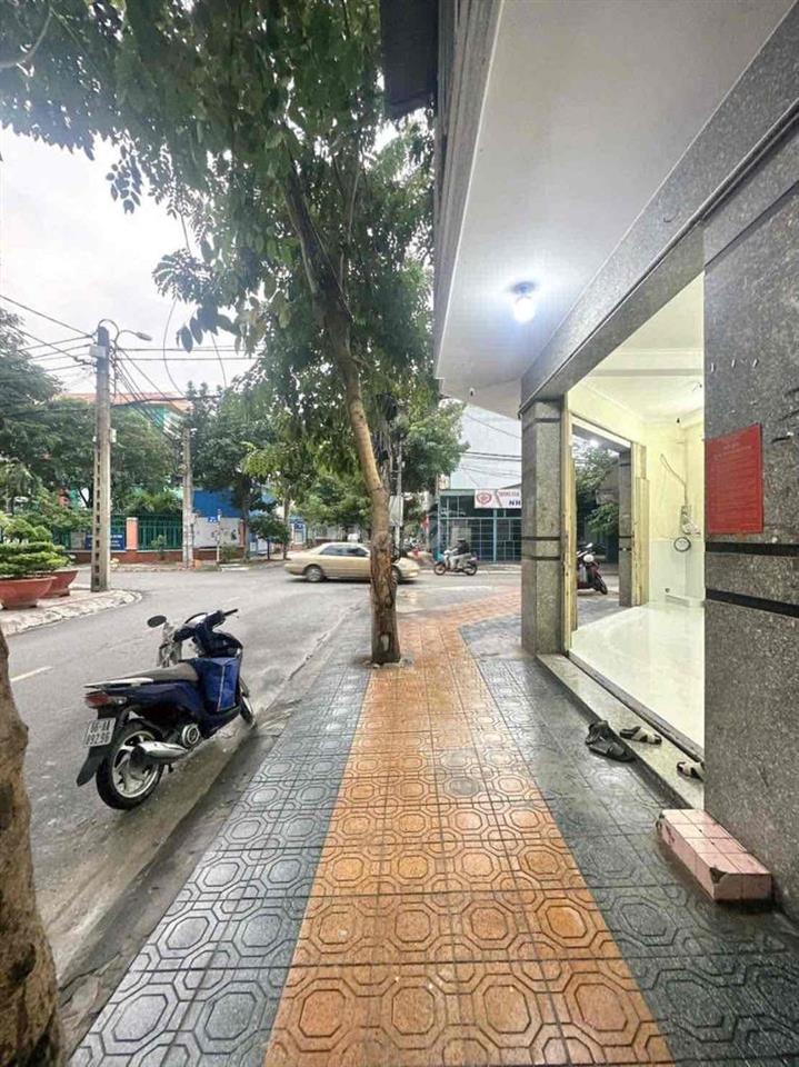 Cho thuê mặt bằng căn góc 2 mặt tiền
